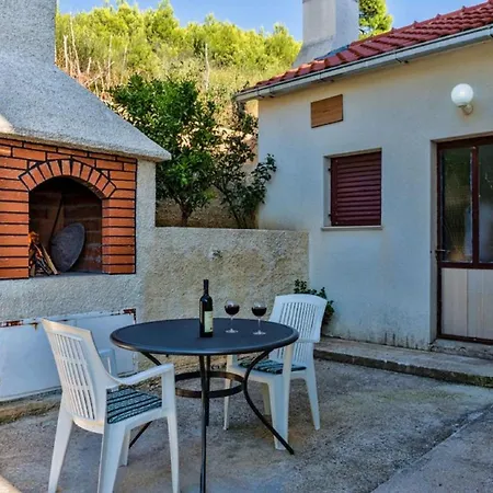 Tafra 3 Apartment