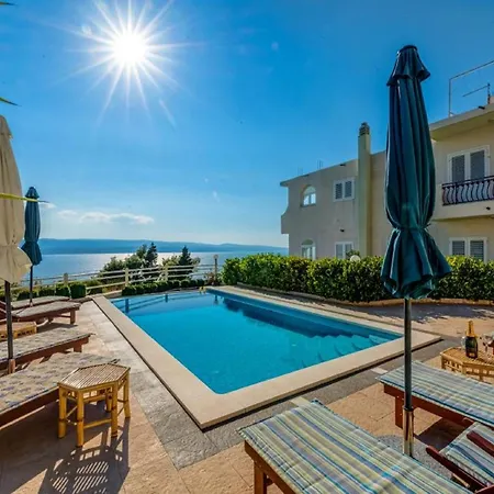 Apartment Tafra 3 *